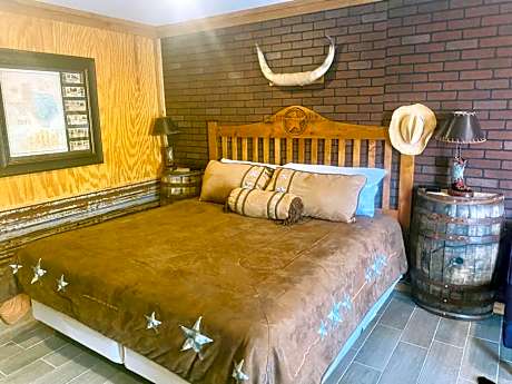 Deluxe Double Room (1 adult + 1 child)