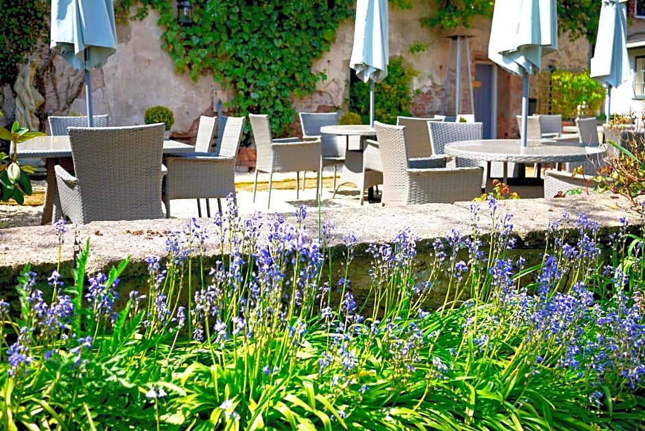 Glewstone Court Country House Hotel