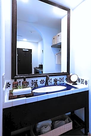 Deluxe Room with Two Full Beds