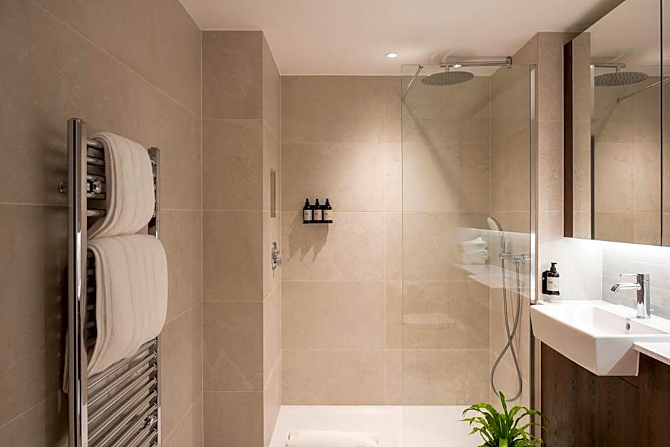 Cove Landmark Pinnacle