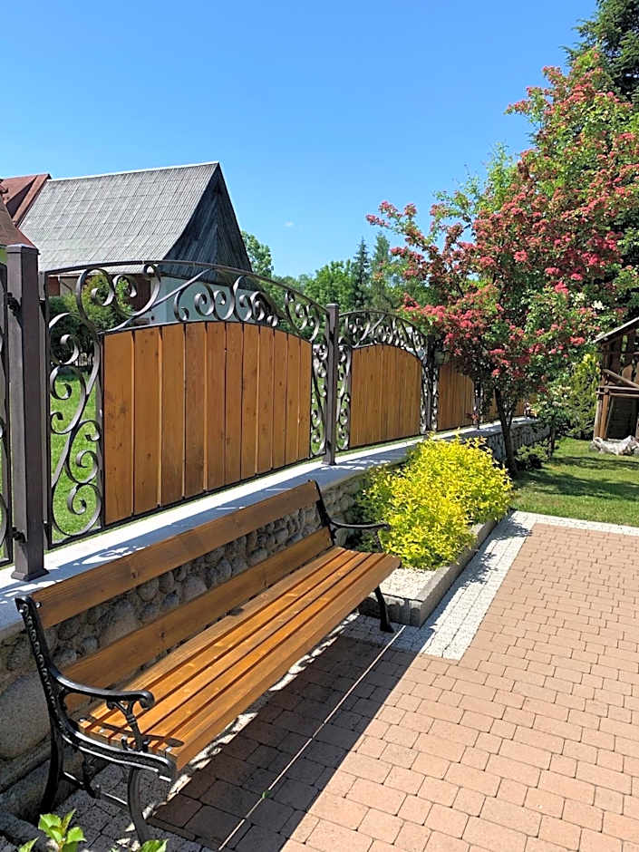 Willa Podhalanka Jacuzzi & sauna - drewniany dom dla 20 osób