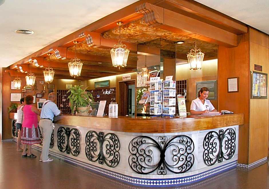 Hotel Apartamentos Bajondillo