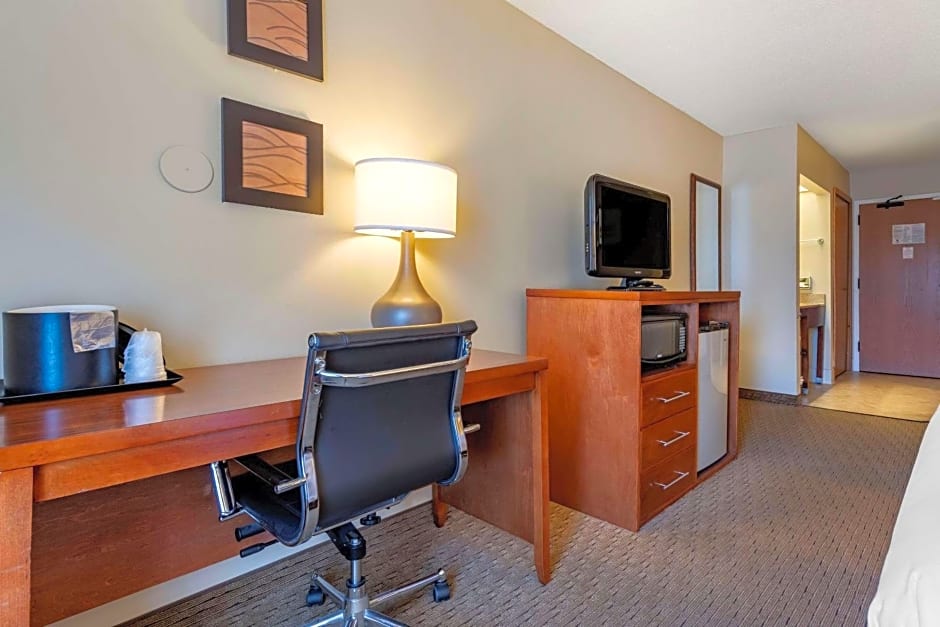 Comfort Inn & Suites Black River Falls I-94