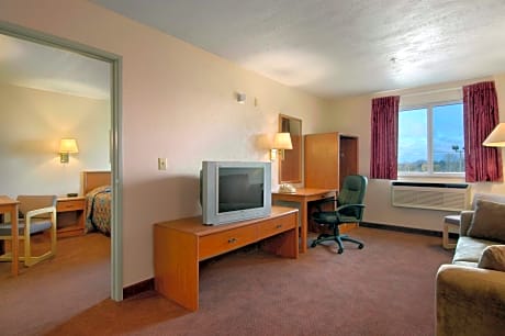 1 Queen Bed Suite Non-Smoking
