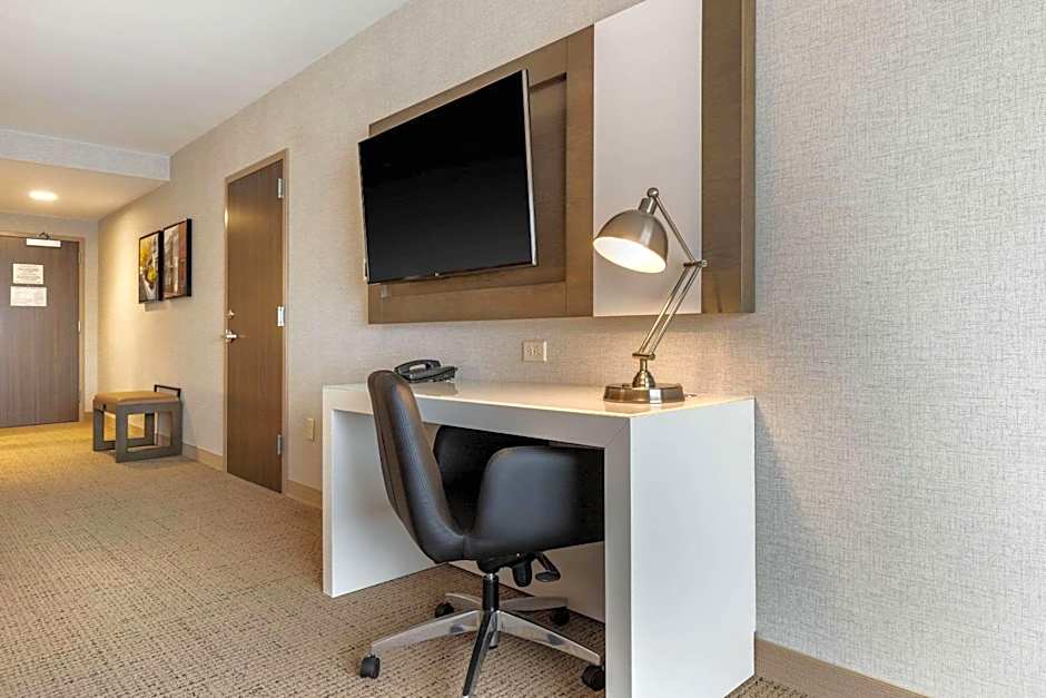 Cambria Hotel West Orange