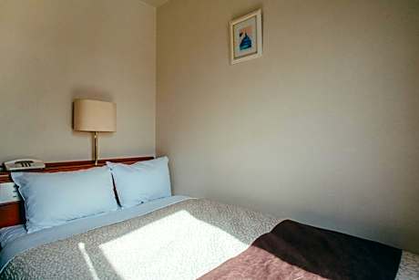 Single Room - Smoking