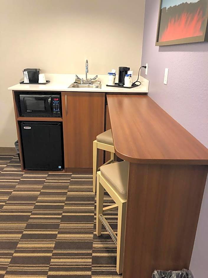 Microtel Inn & Suites By Wyndham Cadiz