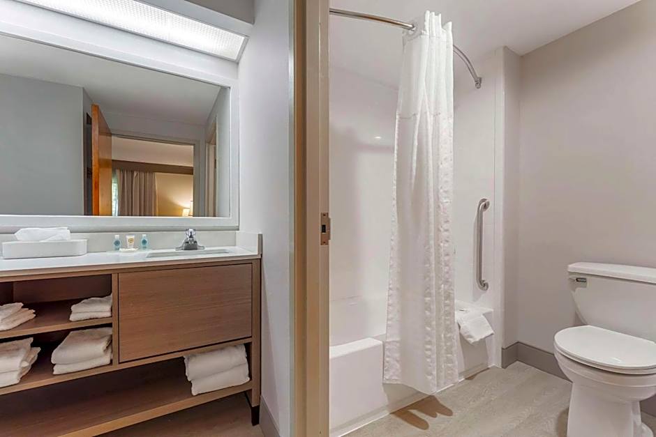 Comfort Inn & Suites Lavale