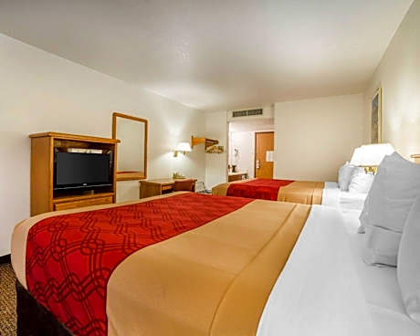 2 Queen Beds Non-Smoking