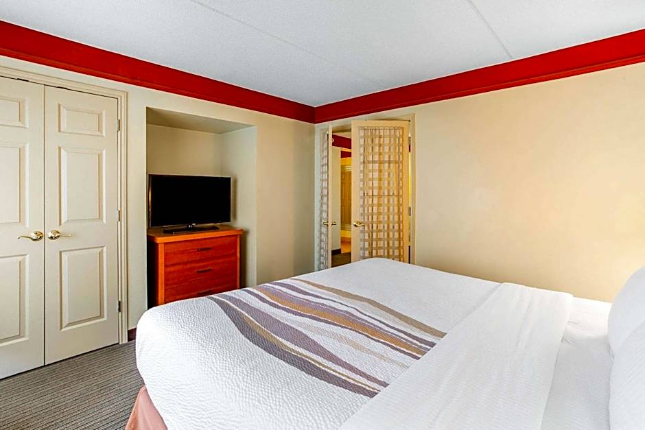 La Quinta Inn & Suites by Wyndham Raleigh/Durham Southpoint