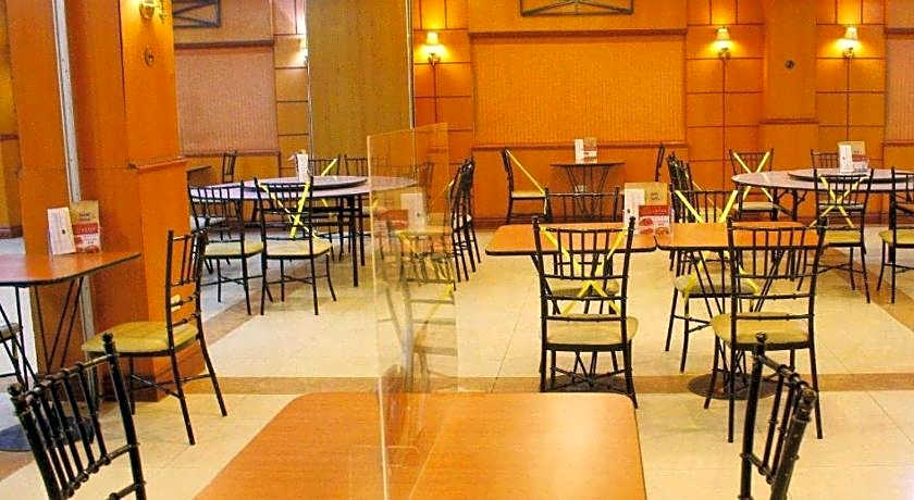 Grand Astoria Hotel