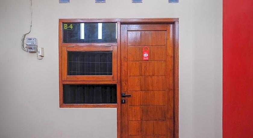 RedDoorz Syariah near Perempatan Kartasura