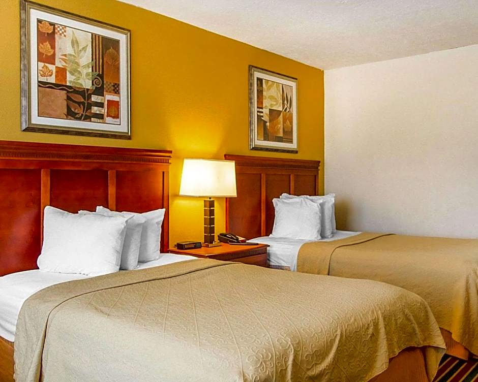 Quality Inn Dyersburg I-155