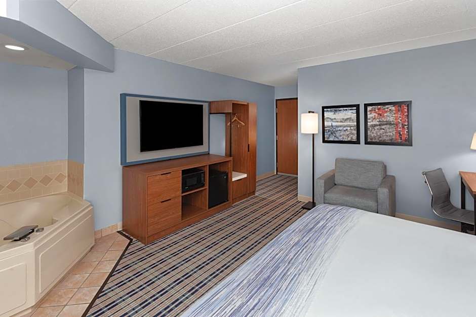 AmericInn by Wyndham Austin