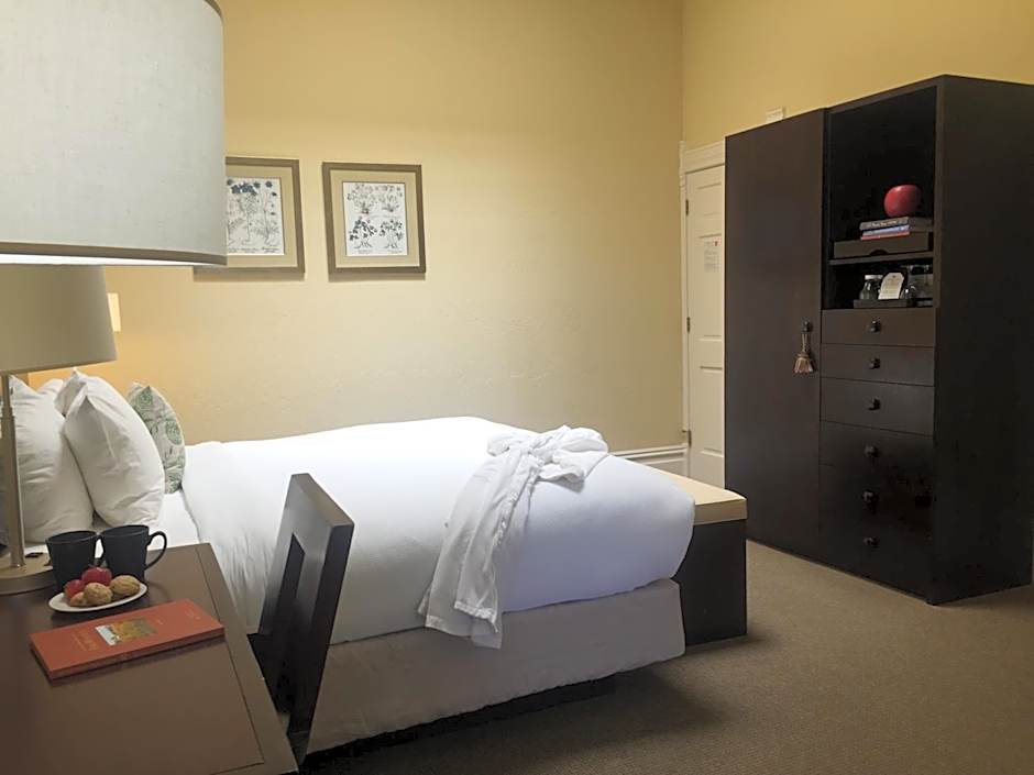 Healdsburg Inn on the Plaza, A Four Sisters Inn