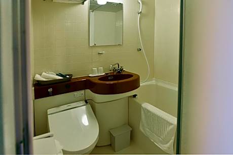 Twin Room with no view