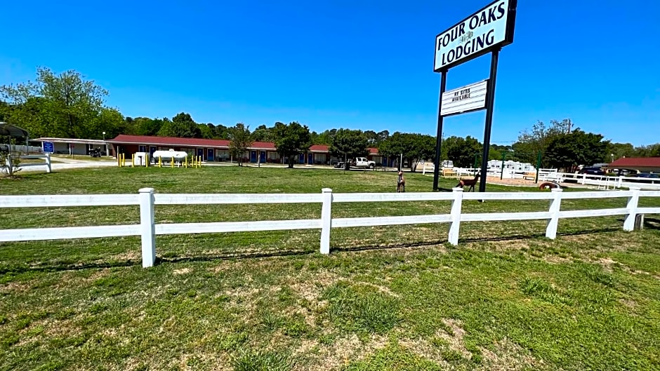 Four Oaks Lodging
