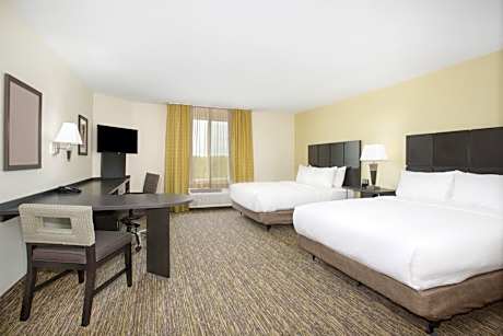 Studio Queen Suite with Tub - Mobility Accessible