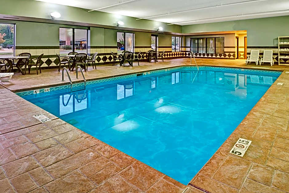 Wingate by Wyndham Cincinnati/Blue Ash