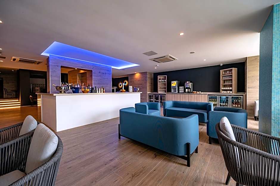 db San Antonio Hotel + Spa All Inclusive