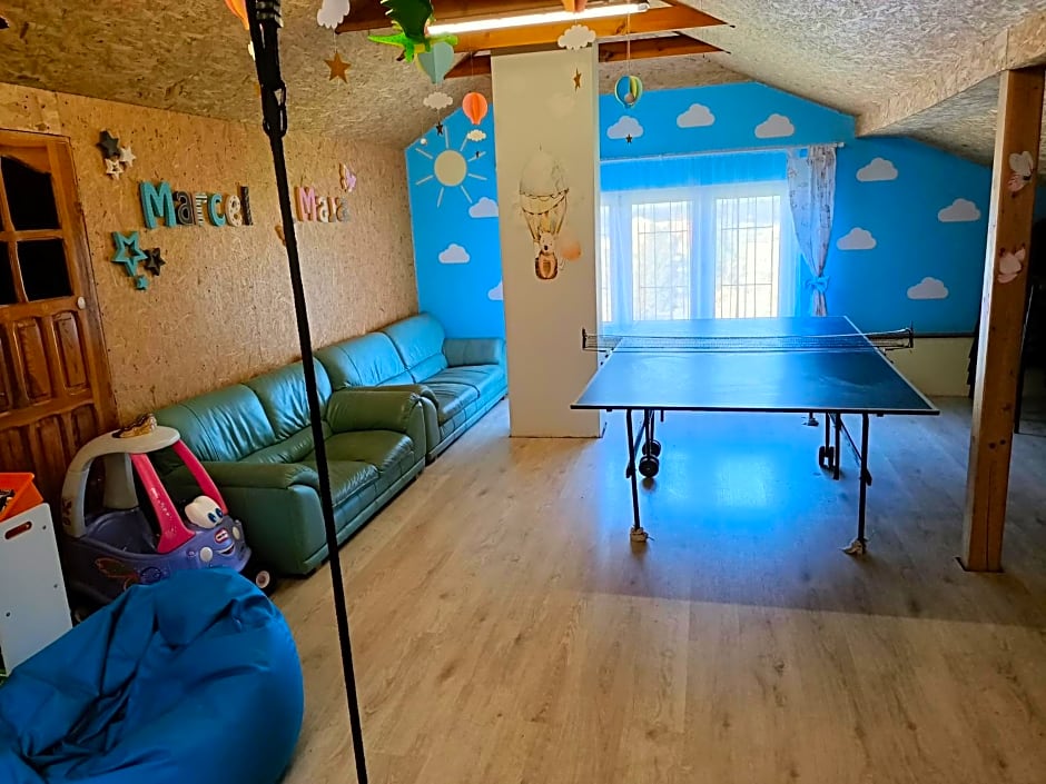 Pokoje Gościnne u MARCINA- sala zabaw, basen, melex, rowery, grill, mini dmuchaniec