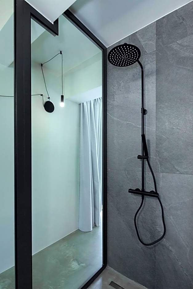 Adrop Pool Suites
