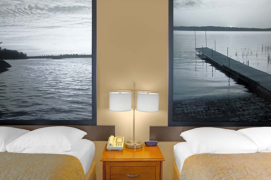 Super 8 by Wyndham Clear Lake