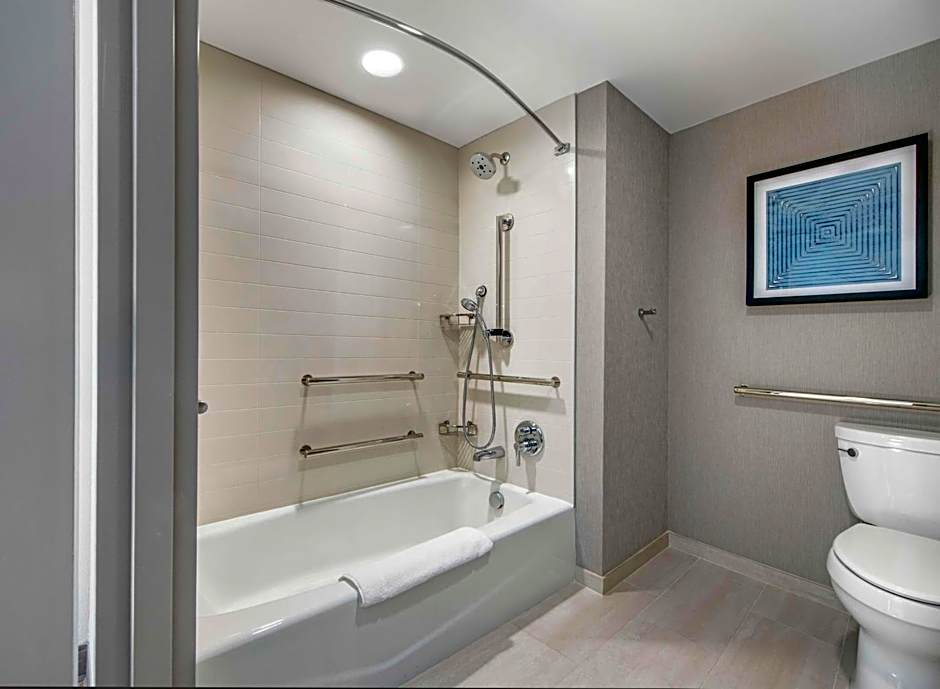 Hyatt Place Riverside Downtown