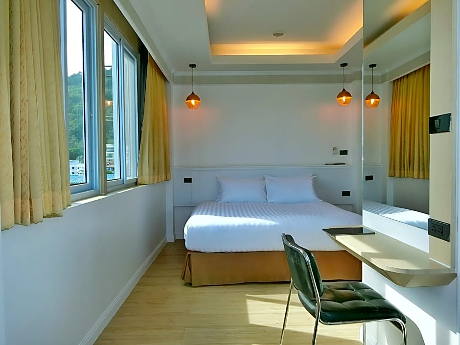 Sira Boutique - Newly renovated