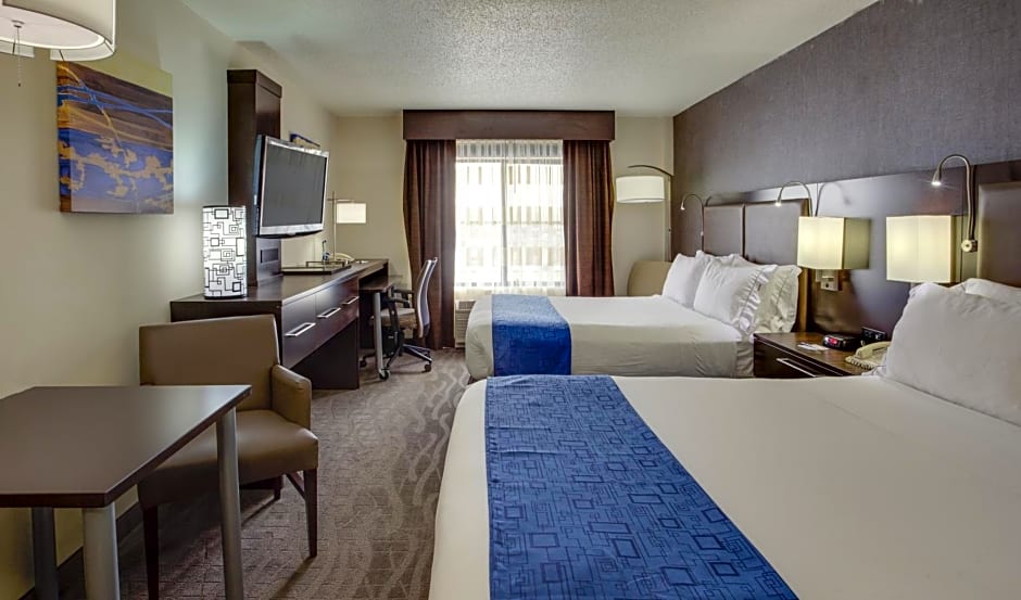 Holiday Inn Express Hotel & Suites Meadowlands Area