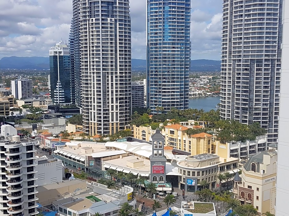 Private Apartments Chevron Renaissance