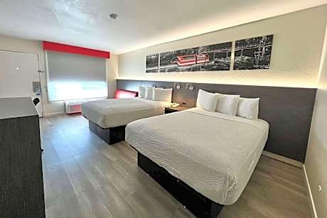 Queen Room with Two Queen Beds - Non-Smoking