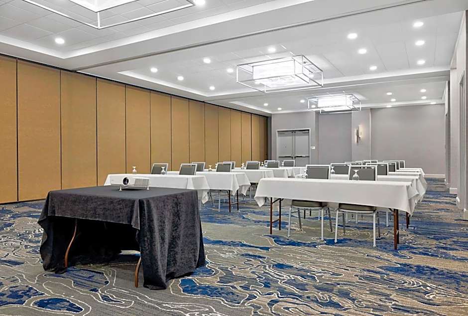 DoubleTree by Hilton Davenport