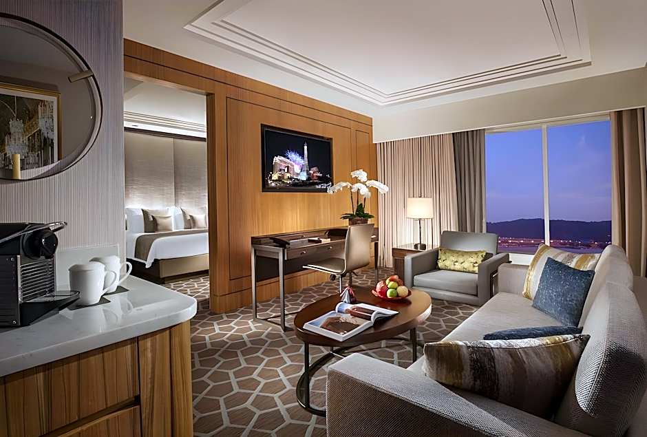The Parisian Macao