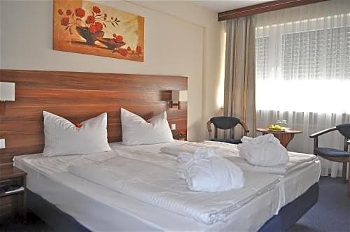 Savoy Hotel Frankfurt Germany Rates From Eur35 - French Country Bedroom Decorating Ideas On A Budget Frankfurt