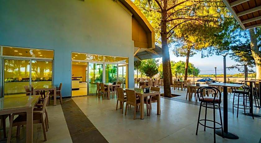 Prenses Sealine Beach Hotel