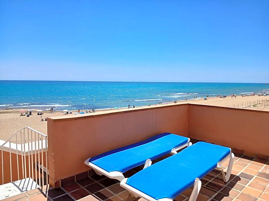 Lloyds Beach Club
