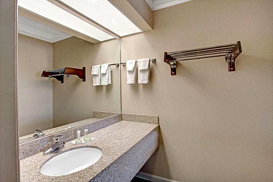 Super 8 by Wyndham Knoxville East