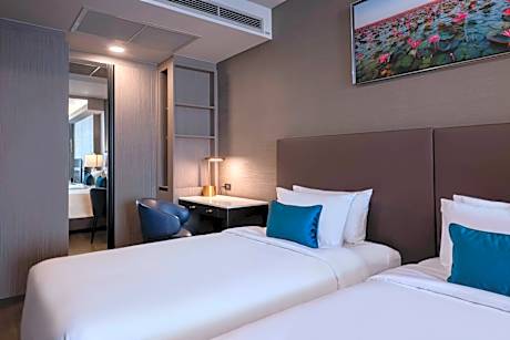 Studio Executive Twin