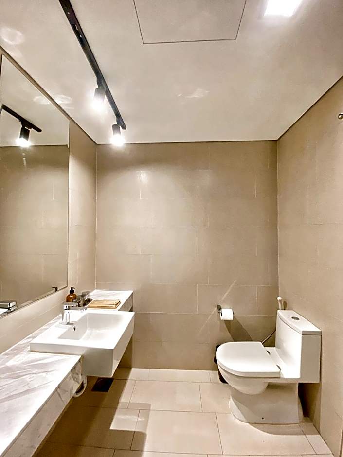 Straits Suite by C Homestay Malacca