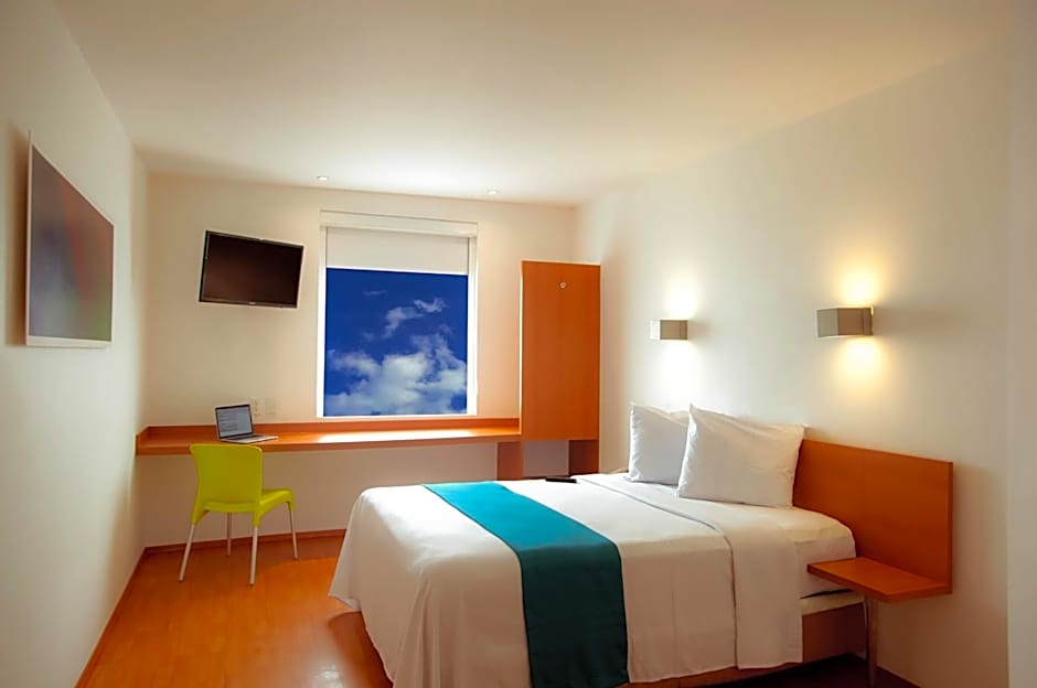 Superior 1 Queen Bed — 2 fotoğraftan 1. fotoğraf