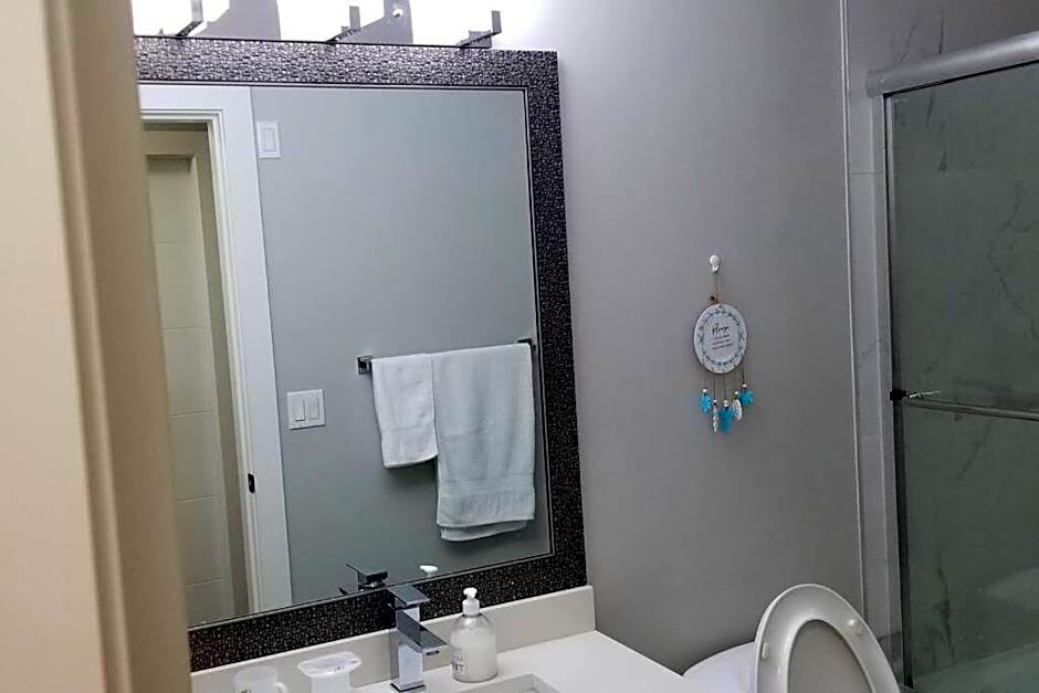 Basement Suite 1 queen bedroom(Brand New House)