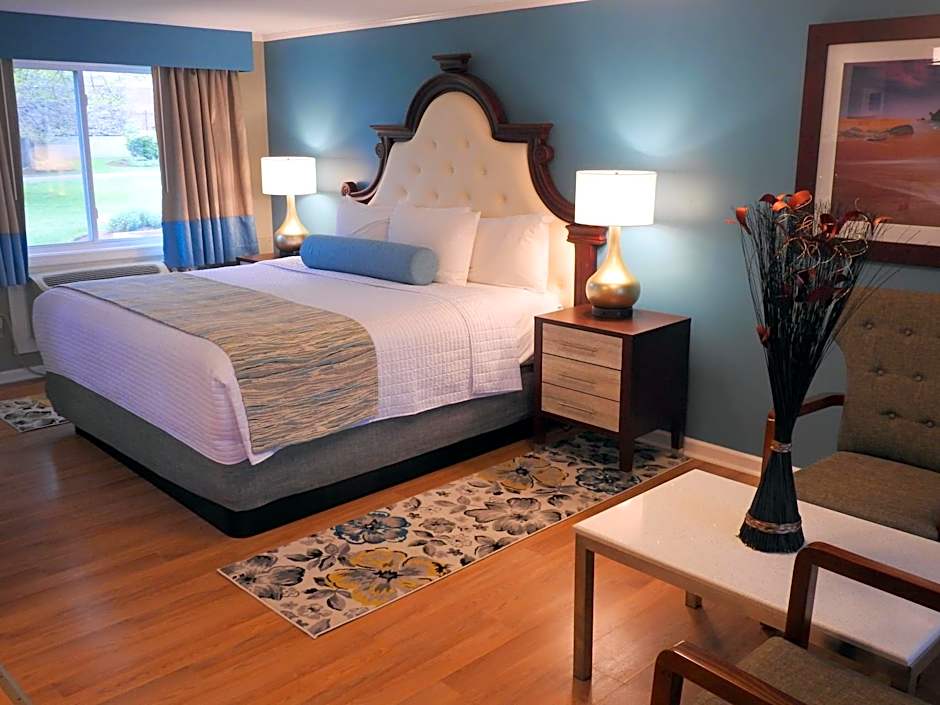 Photo 1 of 6 of 1 King Bed