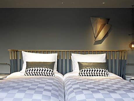 Superior room with 2 zip beds, non- smoking, Shower booth