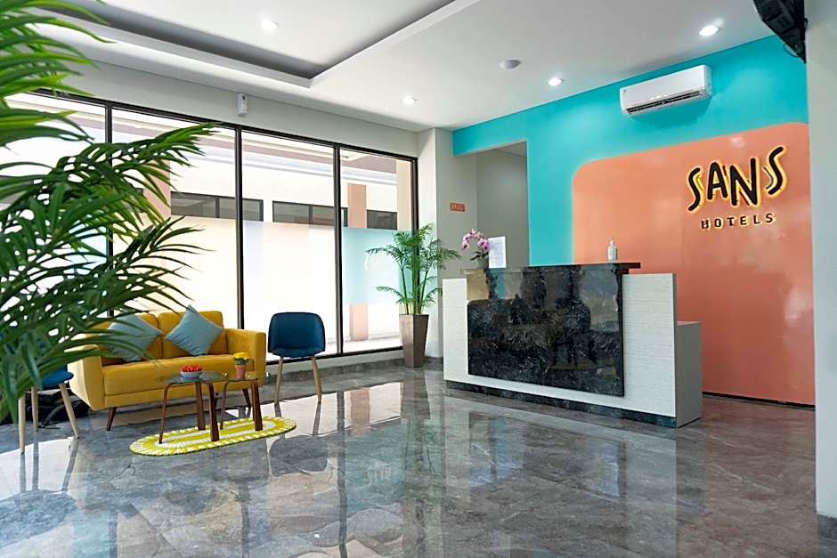 Sans Hotel Rajawali Surabaya by RedDoorz