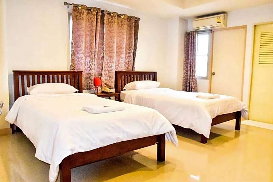 Pakchong Town Hotel