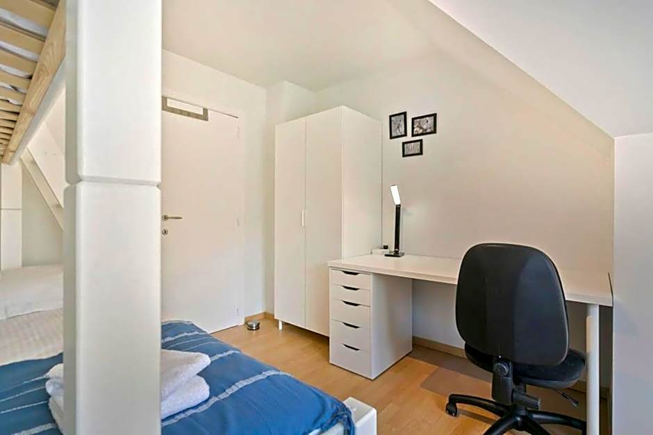 Huswell - Summer-house with sunny garden nearby beach