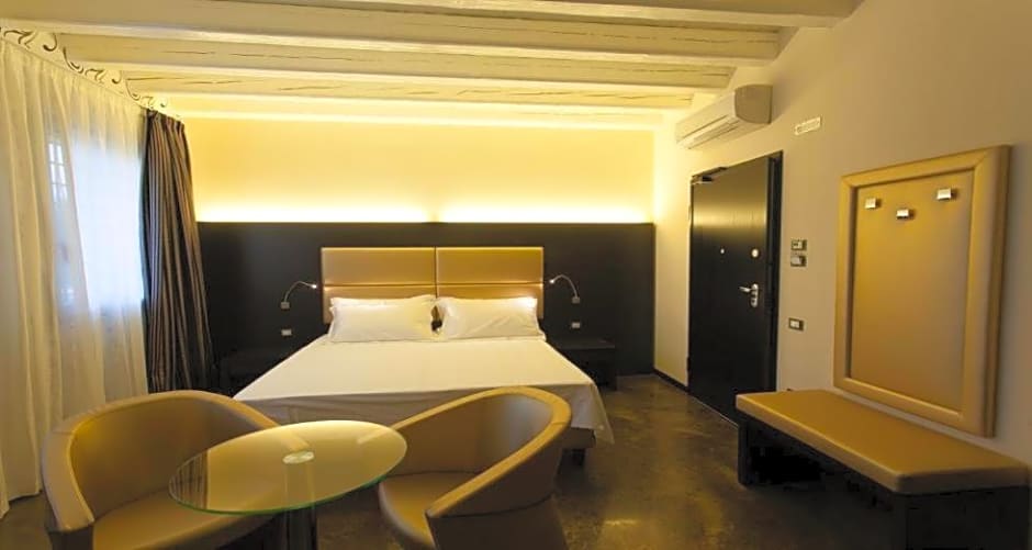 Villa Solaris Hotel & Residence