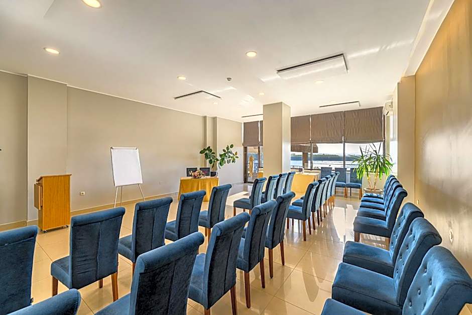 Faleza Hotel by Vega