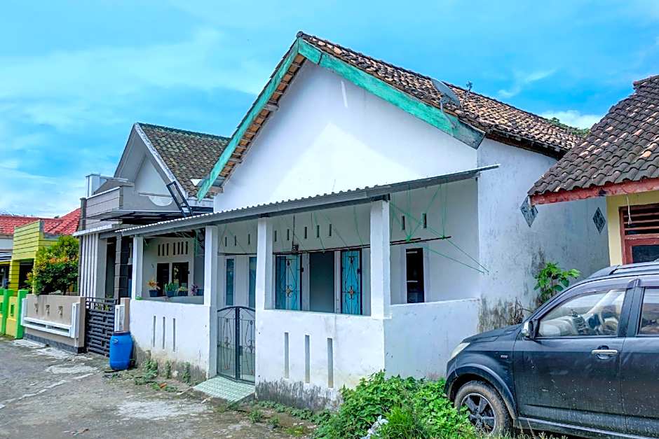 SPOT ON 92301 Penginapan Indola